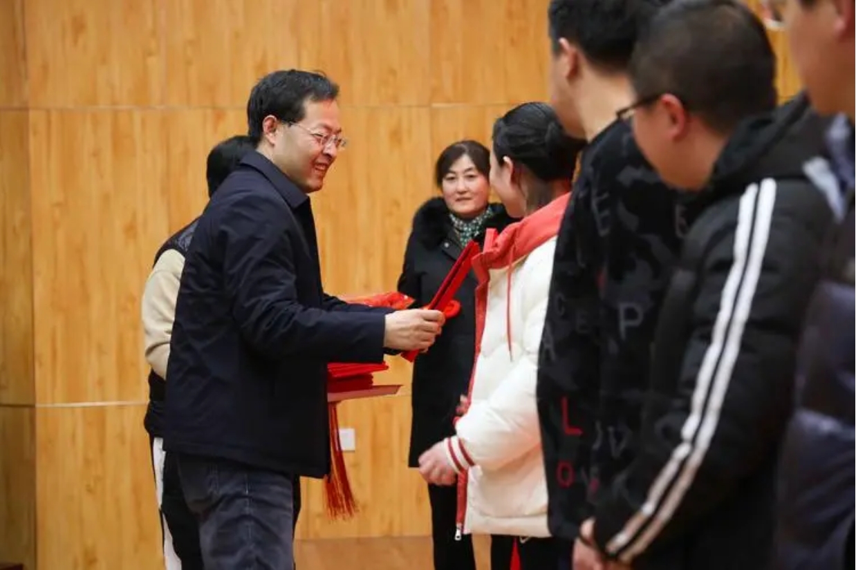长春进步员工